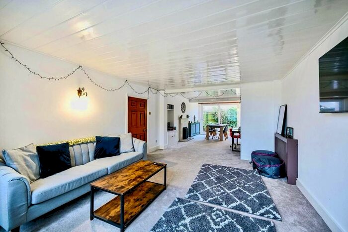 3 Bedroom Semi-Detached House To Rent In Burfield Road, Old Windsor, SL4