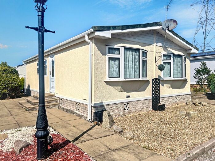 3 Bedroom Mobile/park Home For Sale In Carr Bridge Residential Park, Blackpool, FY4