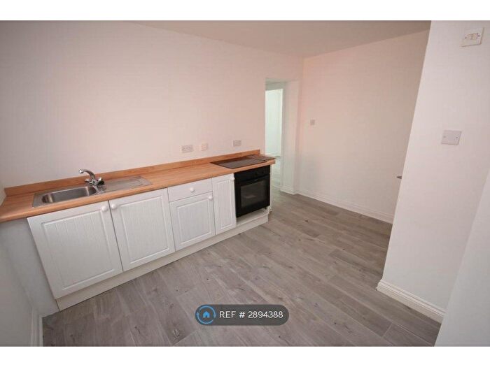 1 Bedroom Flat To Rent In Heron Court Road, Bournemouth, BH3