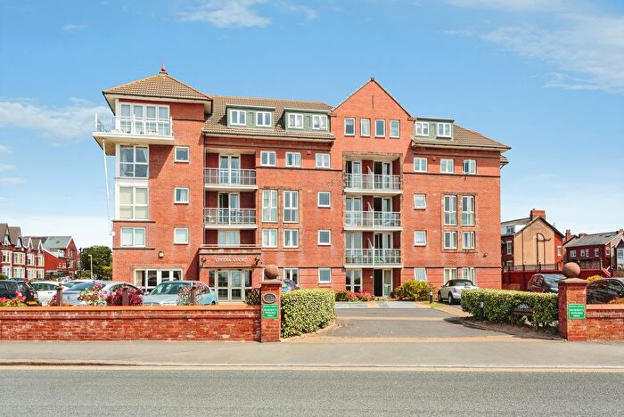 1 Bedroom Flat For Sale In South Promenade, Lytham St. Annes, Lancashire, FY8