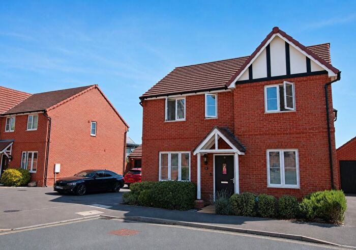 4 Bedroom Detached House For Sale In Normandy Road, Fareham, PO14