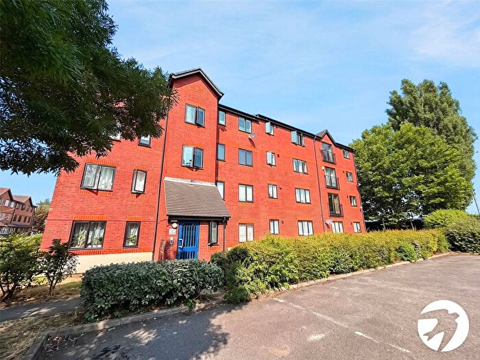 1 Bedroom Flat To Rent In Harlinger Street, London, SE18