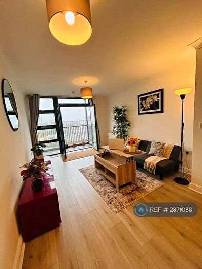1 Bedroom Flat To Rent In Twelvetree Crescent, London, E3