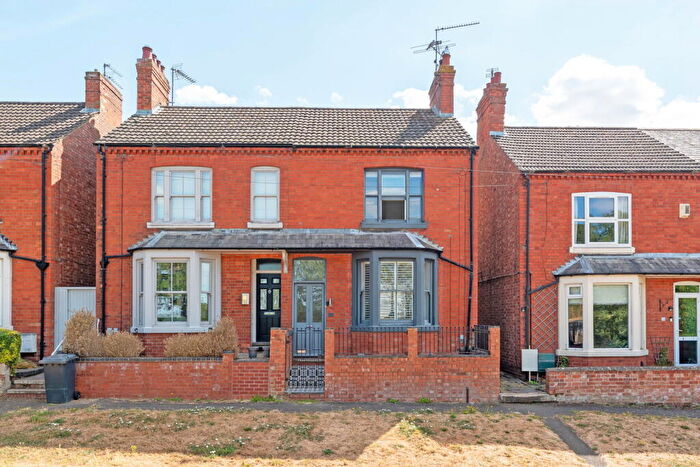 3 Bedroom Semi-Detached House For Sale In Northampton Road, Earls Barton, Northamptonshire, NN6