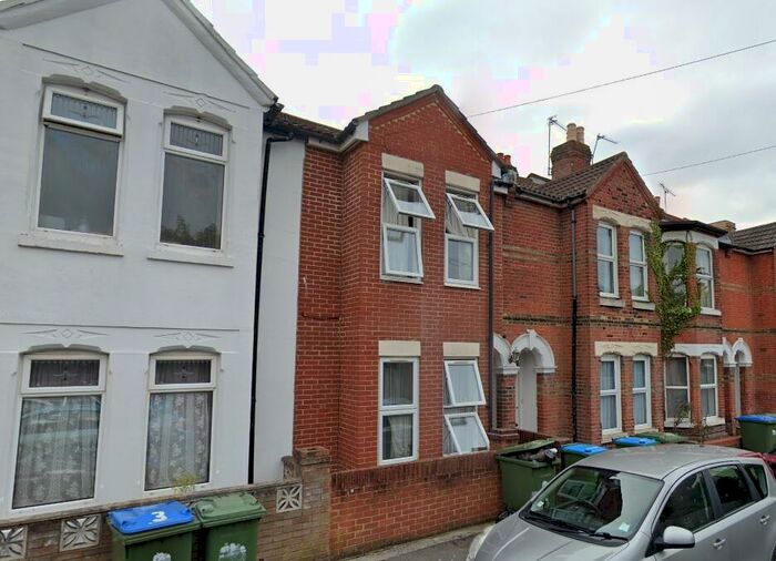 5 Bedroom House To Rent In Livingstone Road, Portswood, Southampton, SO14