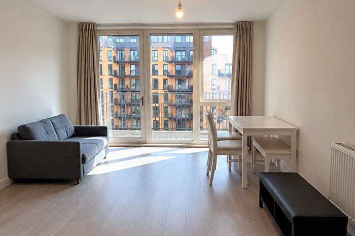 1 Bedroom Flat To Rent In Caturra Court, Cranton Avenue, Hayes, UB3