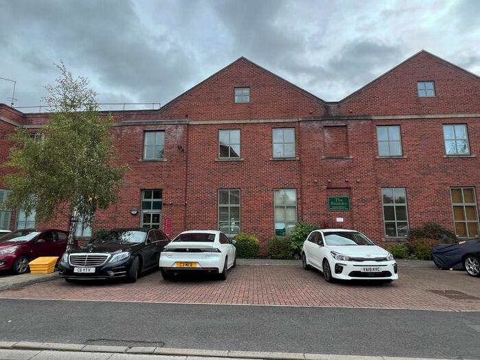 2 Bedroom Flat To Rent In Camlough Walk, Chesterfield, S41