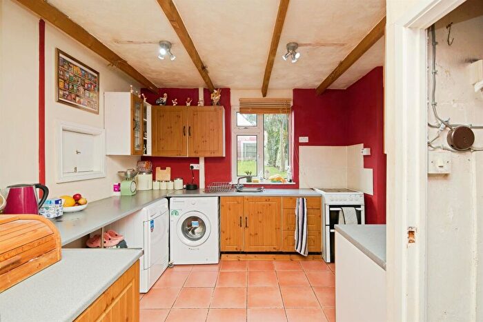 3 Bedroom End Of Terrace House For Sale In Dorking Road, Derby, DE22