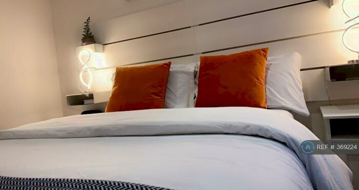 2 Bedroom Detached House To Rent In Betrand Way, London, SE28