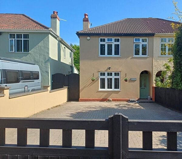 3 Bedroom Semi Detached House For Sale In Gloucester Road, Alveston, BS35