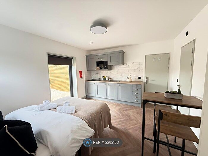 6 Bedroom Studio To Rent In Anerley Road, London, SE20