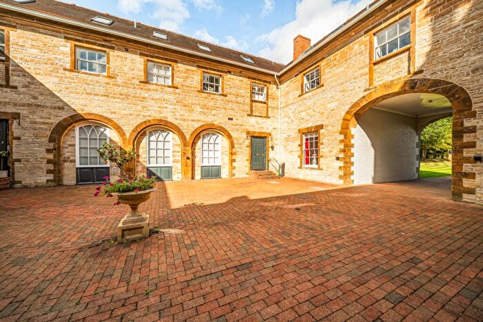 3 Bedroom Duplex To Rent In The Coach House Compton Verney, CV35
