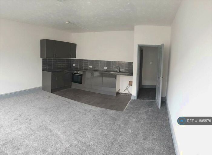 2 Bedroom Flat To Rent In Schofield Street, Waterfoot, Rossendale, BB4