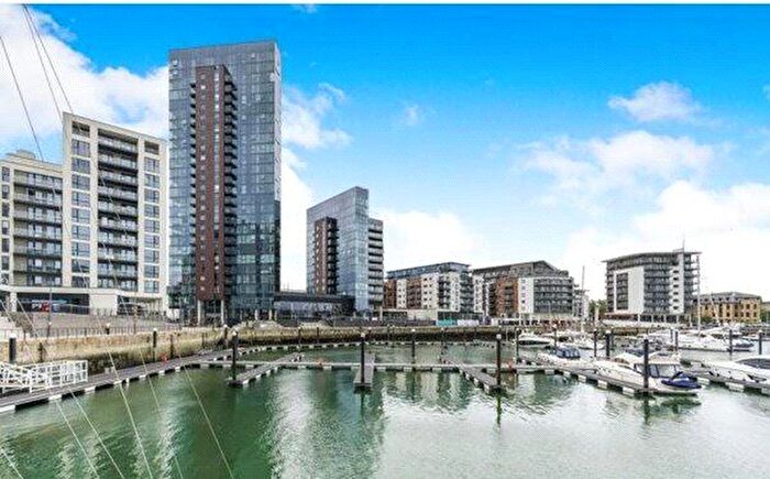 2 Bedroom Flat For Sale In Ocean Way, Southampton, SO14