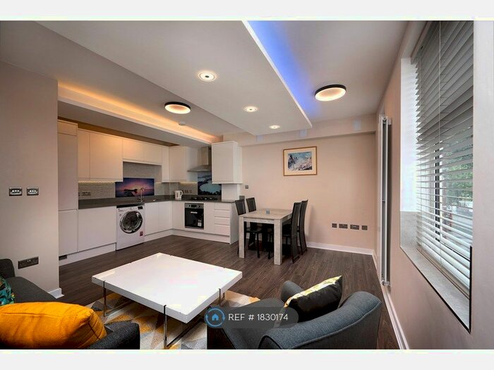 2 Bedroom Flat To Rent In Porters Avenue, Dagenham, RM9