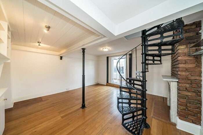 2 Bedroom Flat To Rent In Choumert Road, Peckham, SE15