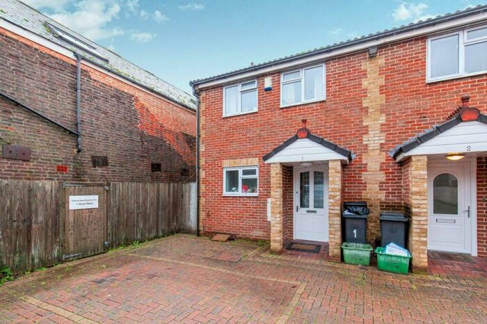 2 Bedroom End Of Terrace House To Rent In Close To Train Station, BN21