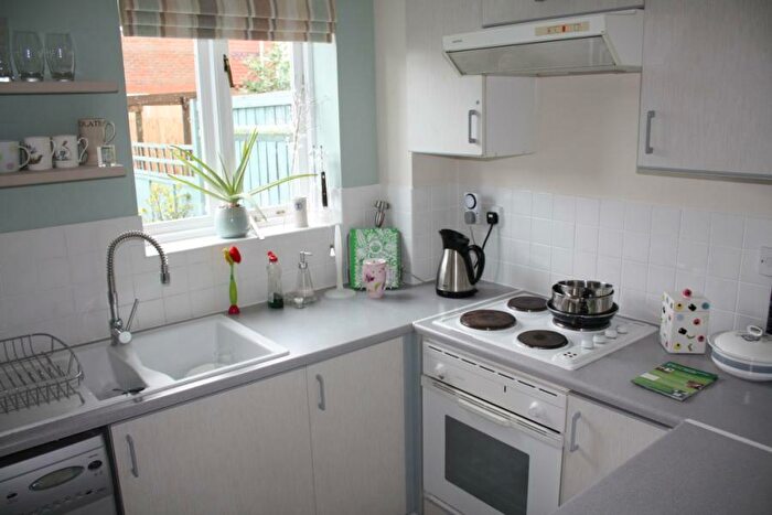 1 Bedroom Terraced House To Rent In Woking, GU22