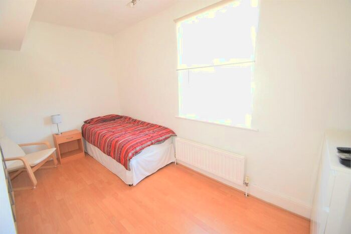 1 Bedroom Terraced House To Rent In High Street, Eastleigh, SO50