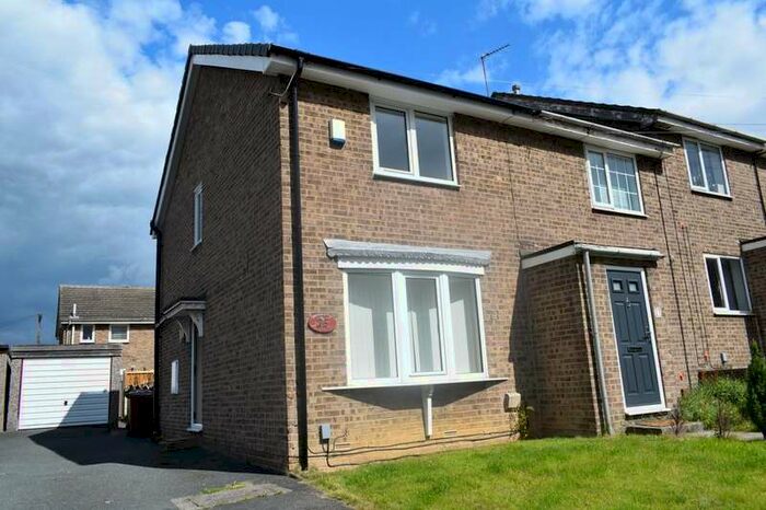 2 Bedroom Town House To Rent In Edendale, Castleford, WF10