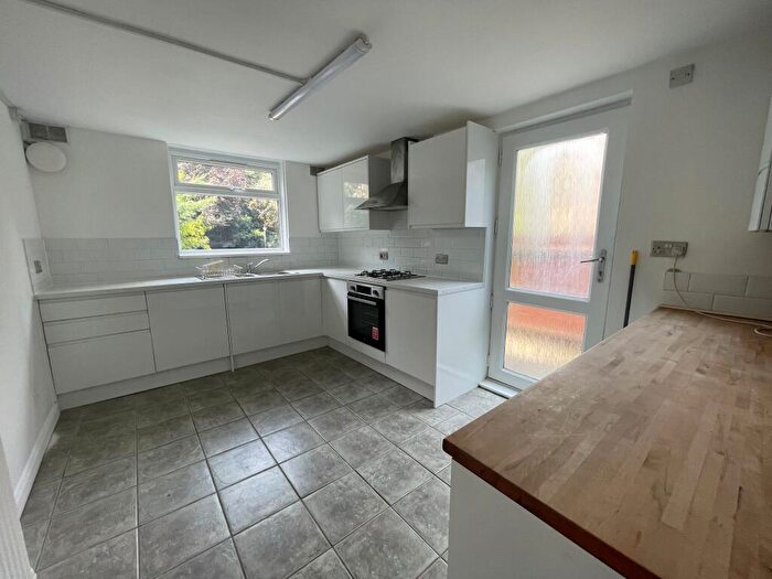 1 Bedroom Flat To Rent In Lind Street, SE8