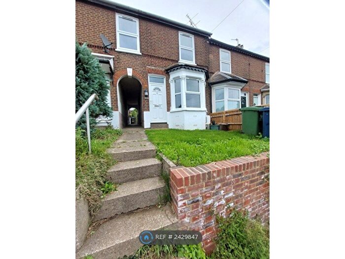 3 Bedroom Terraced House To Rent In London Road, High Wycombe, HP11
