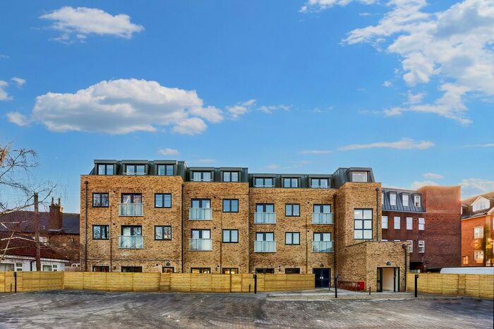 1 Bedroom Flat To Rent In Lumley Road, Horley, RH6