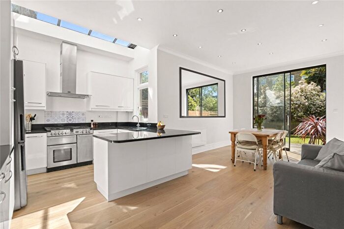 5 Bedroom Terraced House For Sale In Englewood Road, SW12