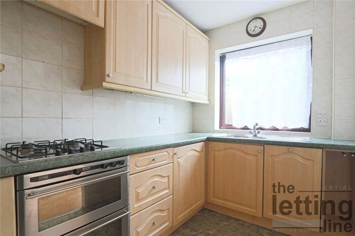 2 Bedroom Apartment To Rent In Fiona Court, The Ridgeway, Enfield, Middlesex, EN2