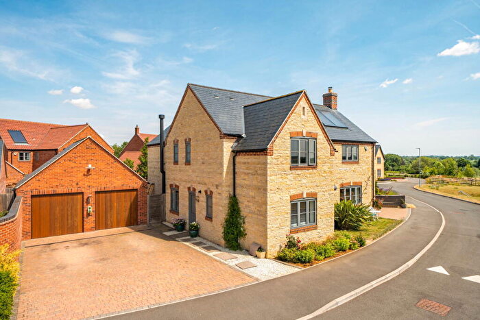 4 Bedroom Detached House For Sale In St. Peters Rise, Wymondham, LE14