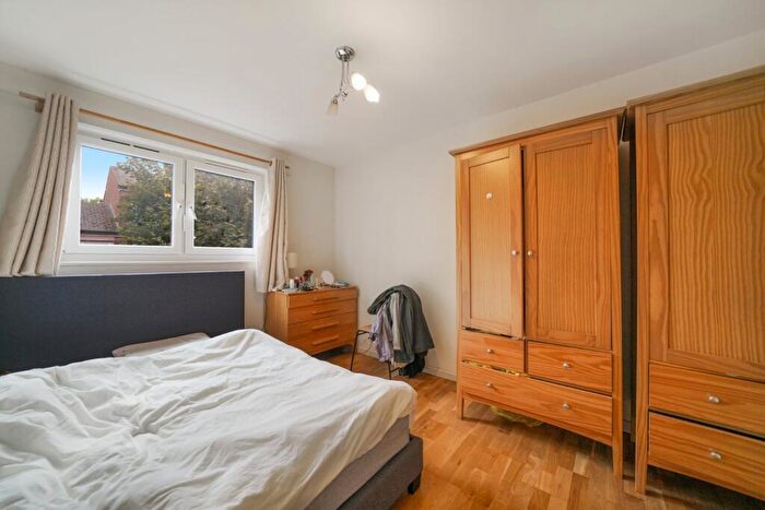 2 Bedroom Flat To Rent In Pennyford Court, Henderson Drive, NW8