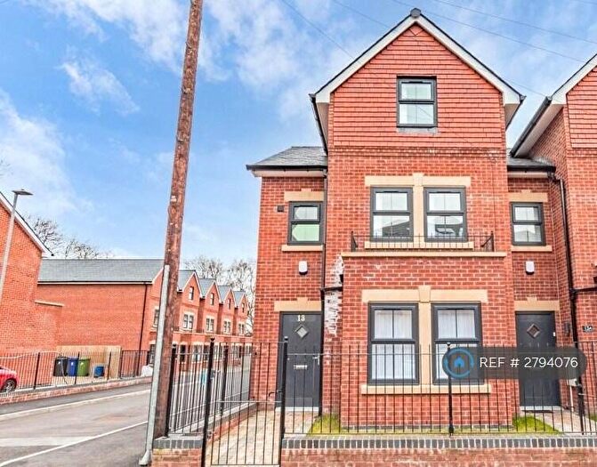 4 Bedroom End Of Terrace House To Rent In Richmond St, Ashton-Under-Lyne, OL6