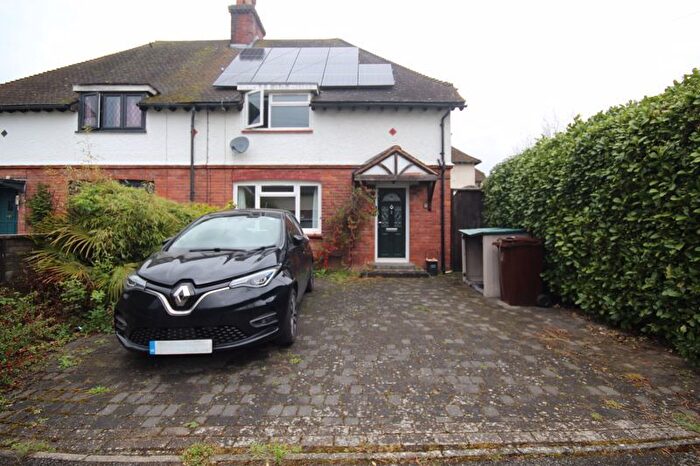 3 Bedroom Semi-Detached House For Sale In Ives Road, Tonbridge, TN9