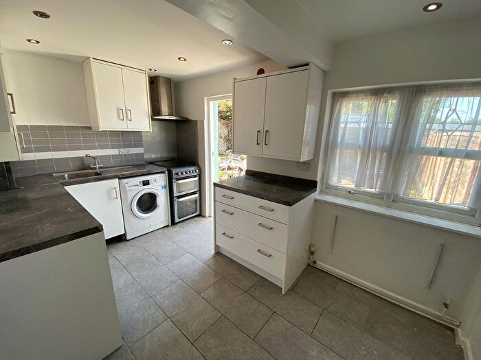 3 Bedroom Terraced House To Rent In Rainham, RM13
