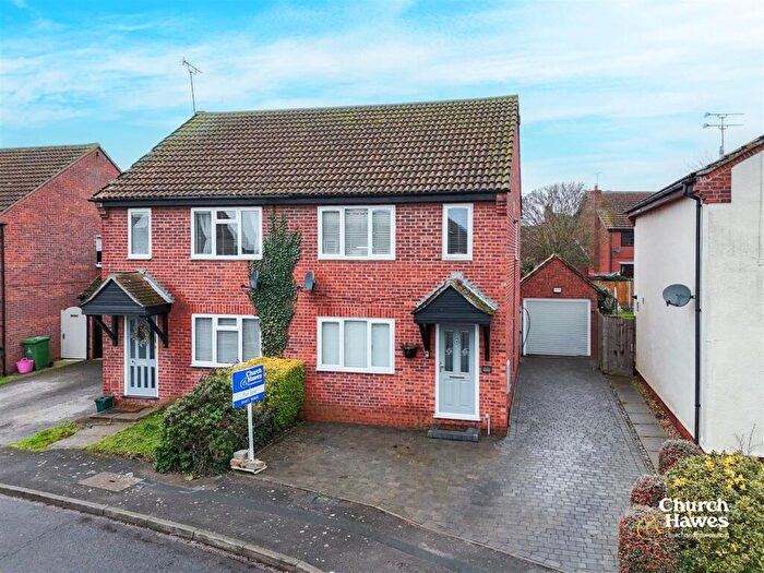 3 Bedroom Semi Detached House For Sale In Fernlea Road, Burnham-On-Crouch, CM0