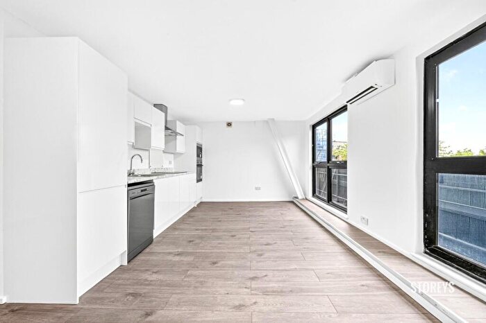 2 Bedroom Apartment To Rent In Triangle Road, London Fields, Hackney, E8