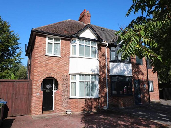 3 Bedroom Semi Detached House To Rent In Perne Road, Cambridge, CB1