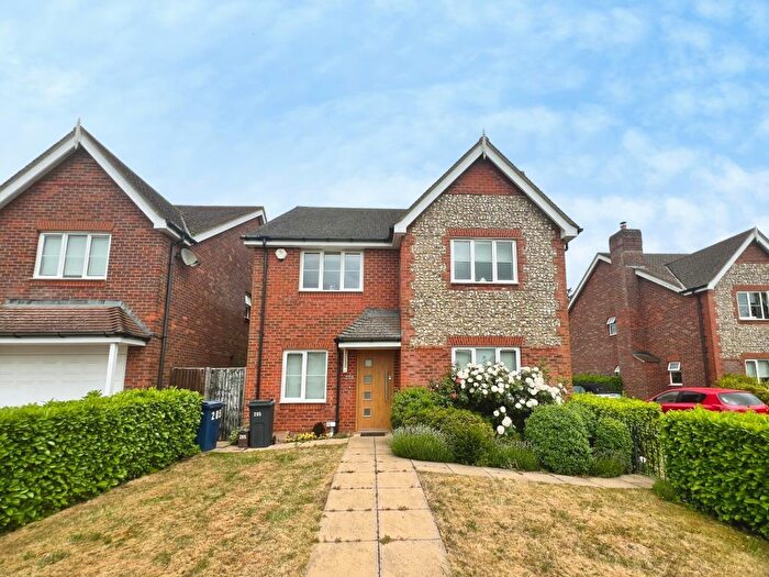 4 Bedroom Semi-Detached House To Rent In Chartridge Lane, Chesham, HP5