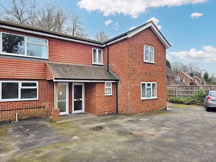 1 Bedroom Maisonette To Rent In Kings Road, Haslemere, Surrey, GU27