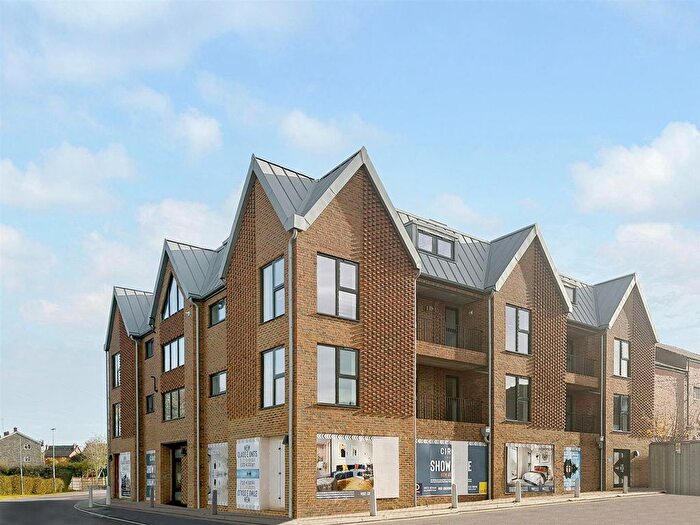 2 Bedroom Flat For Sale In Cyprus Road, Burgess Hill, RH15