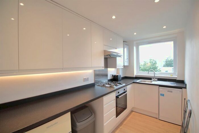 1 Bedroom Flat To Rent In Kings Avenue, Brixton/Clapham, SW4