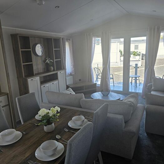 2 Bedroom Caravan For Sale In Willerby Sheraton, Oaklands Leisure Park, Warton, Preston, Lancashire, PR4