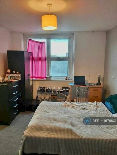 Studio To Rent In Sulkin House, London, E2