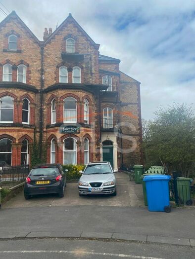 1 Bedroom Flat To Rent In Flat, Grosvenor Road, Scarborough, North Yorkshire, YO11
