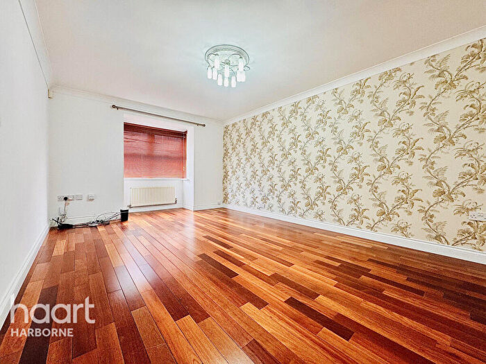 6 Bedroom Town House To Rent In Handsworth, Birmingham, B21