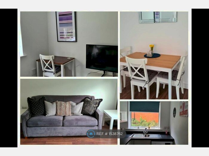 2 Bedroom Flat To Rent In Station Road, Hinckley, LE10