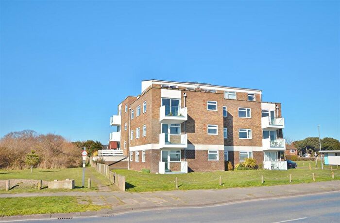2 Bedroom Flat For Sale In Lyndhaven Court, Lyndhurst Road, Holland-On-Sea, CO15