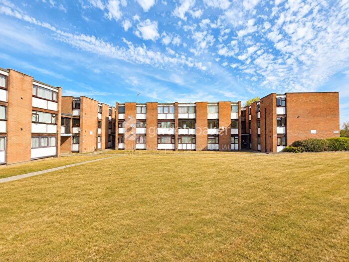 2 Bedroom Flat For Sale In Downland Place, Adastral Road, Poole, Bournemouth Christchurch Poole, BH17
