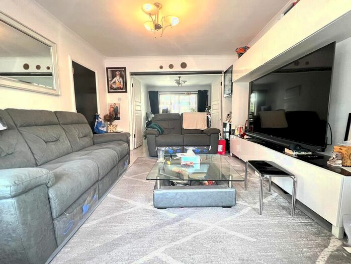 5 Bedroom Terraced House To Rent In Oval Road South, Dagenham, RM10