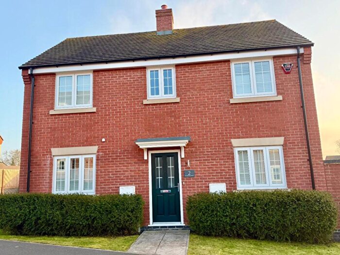 3 Bedroom Detached House For Sale In Burnham Way, Long Buckby, Northamptonshire, NN6